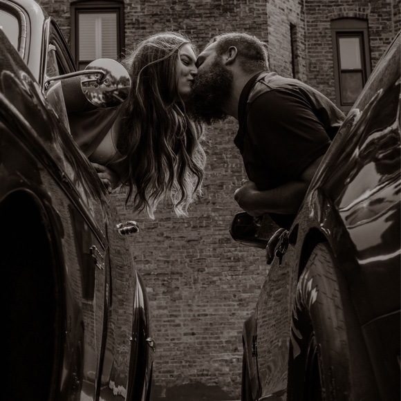 Meet your posher! - Picture 2 of 13